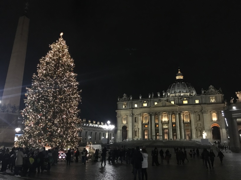 Mazurskie drzewko świąteczne na Placu św. Piotra