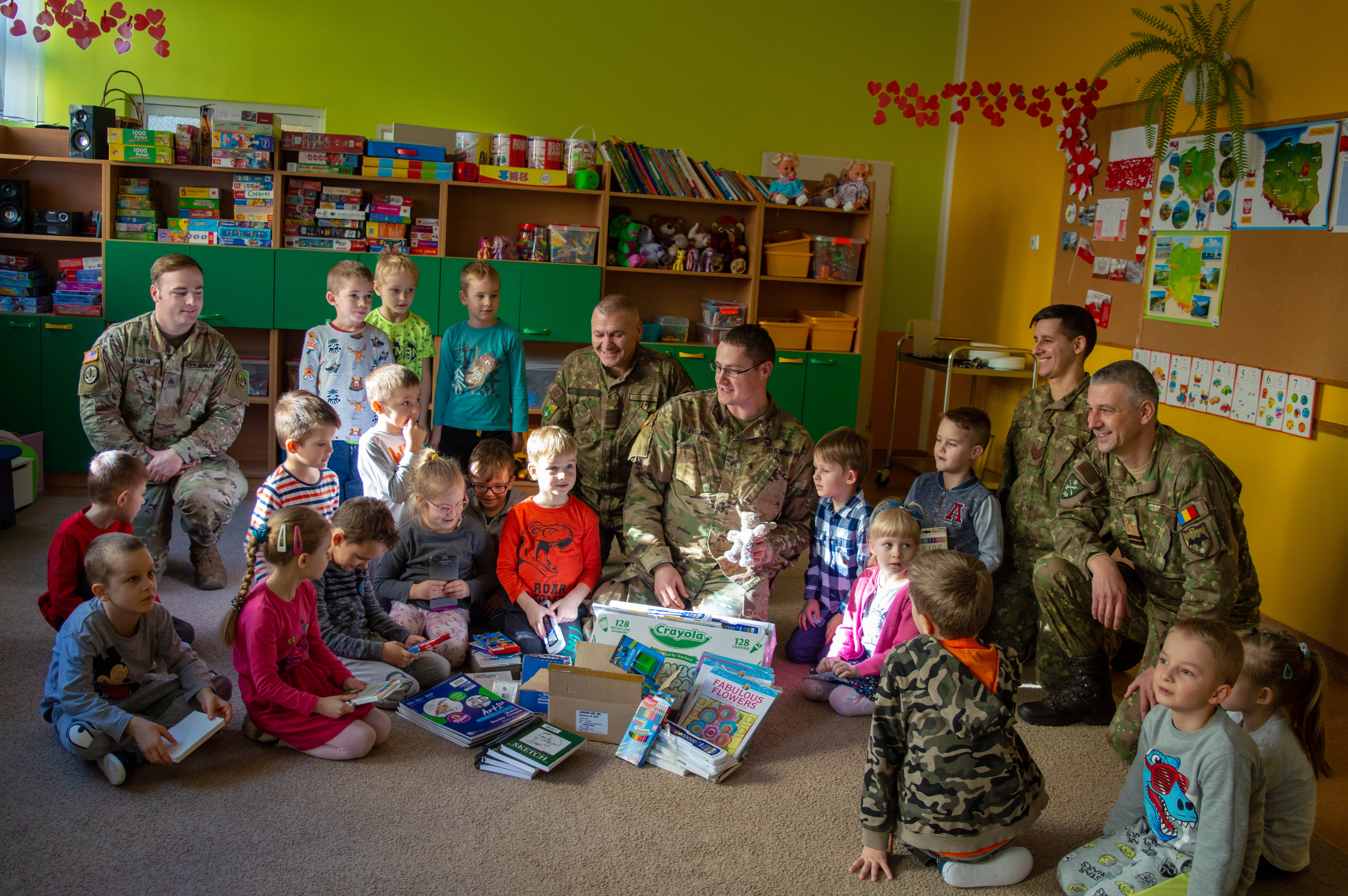 Żołnierze odwiedzili przedszkole w Ełku