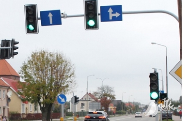 Disabled traffic lights at the intersection of ul. Kościuszki and the Polish Army