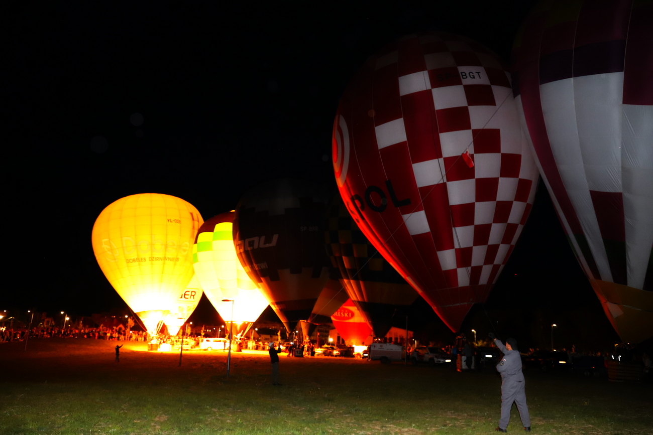 Night Balloon Show