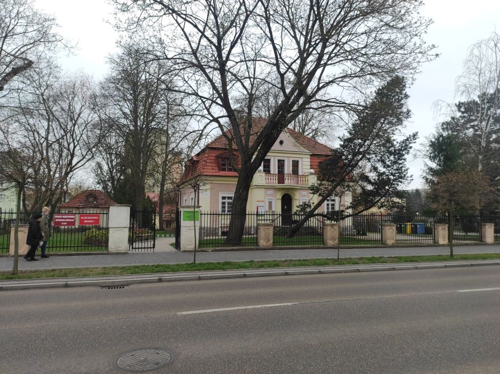 Zagospodarowanie terenu przy zabytkowym budynku ul. Piłsudskiego 10 w Ełku